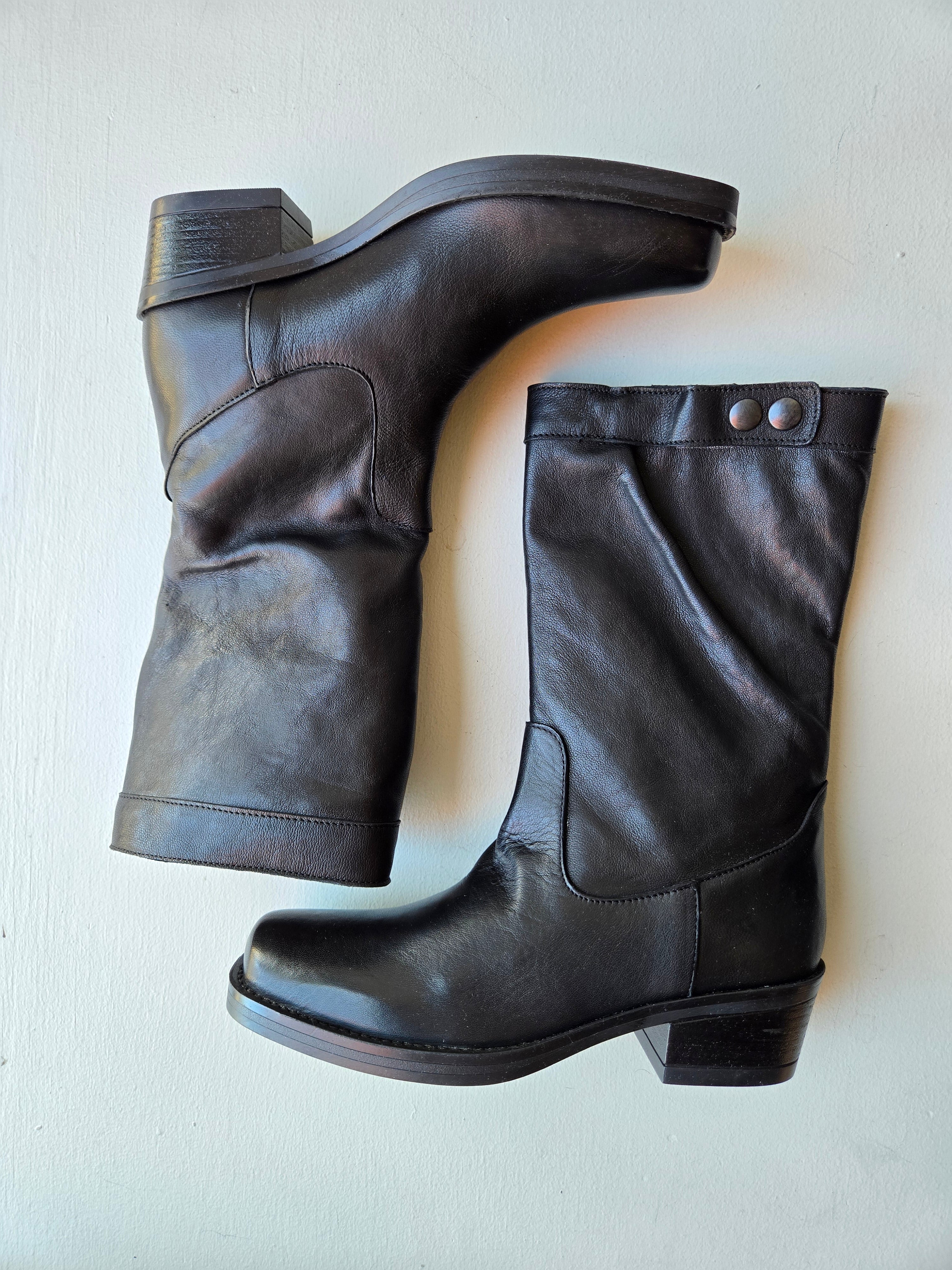 Sister x Soeur - Sadie Mid-High Boot - Black