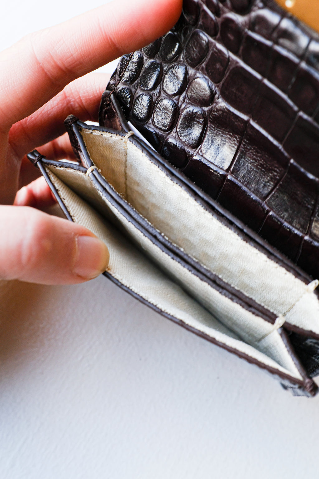 Soeur - Aube Card Wallet - Dark Brown - there are 3 large and 2 small compartments inside 