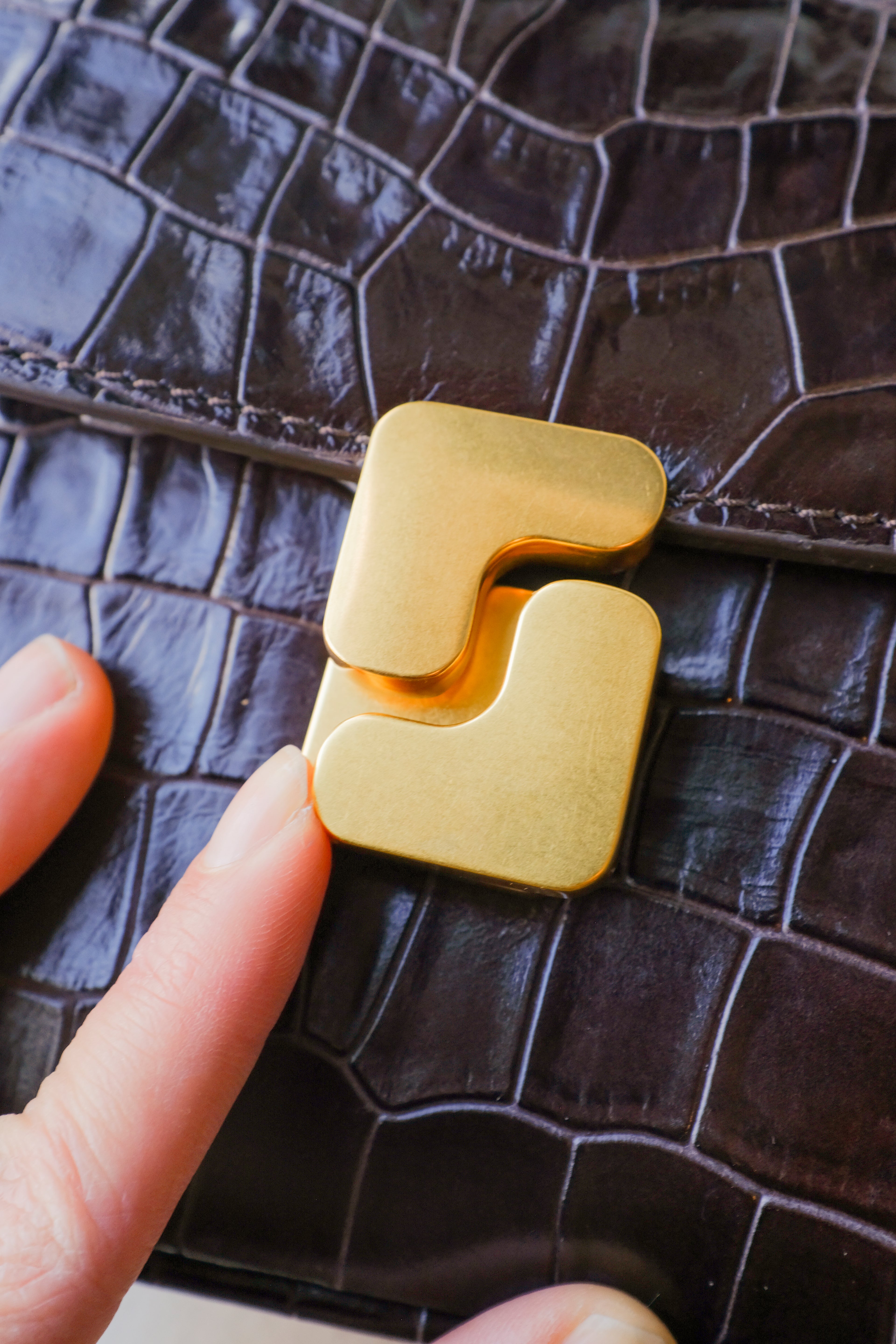 Soeur - Bellissima Mini Bag - Dark Brown - closing clasp