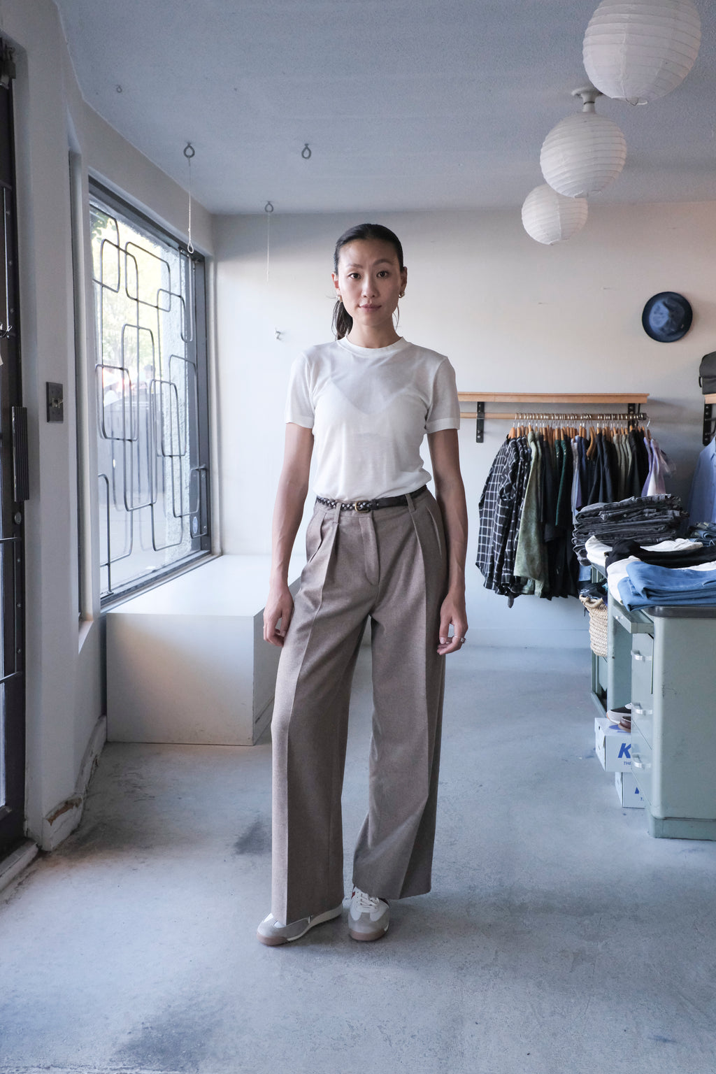 soeur - Lyocell Cashmere Tee -  off-white - Paloma Flannel Trousers - Driftwood - front
