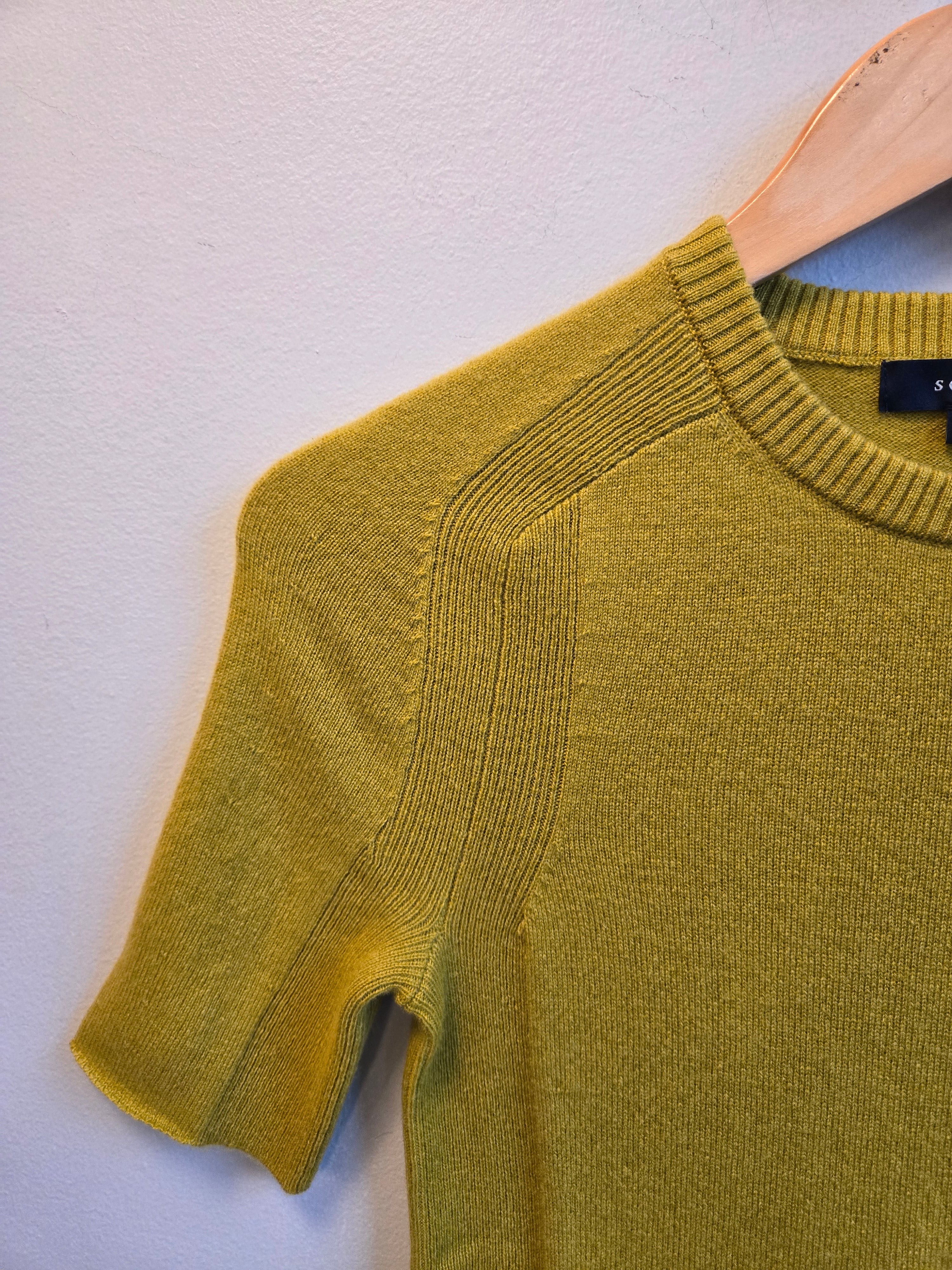 Soeur - Galanga Cashmere Knit Top - Mustard closeup of shoulder knit details