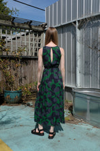 Load image into Gallery viewer, thinking Mu - Kin Dress - Leaf Dark - back

