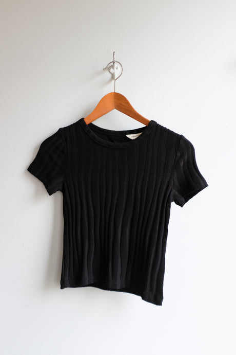 thinking Mu - Rue Top - Black - flat front