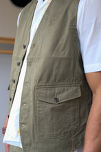 Load image into Gallery viewer, Universal Works - Field Waistcoat - Light Olive - detail
