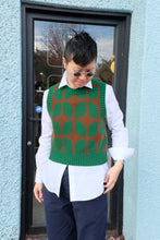 Load image into Gallery viewer, Thinking Mu - Tea Knitted Vest - Wallpaper Brown - front
