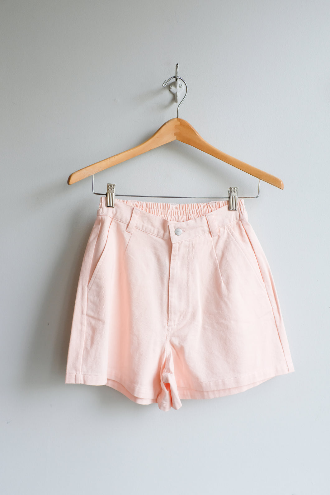 Wemoto -Enora Twill Shorts - Peach - flat front