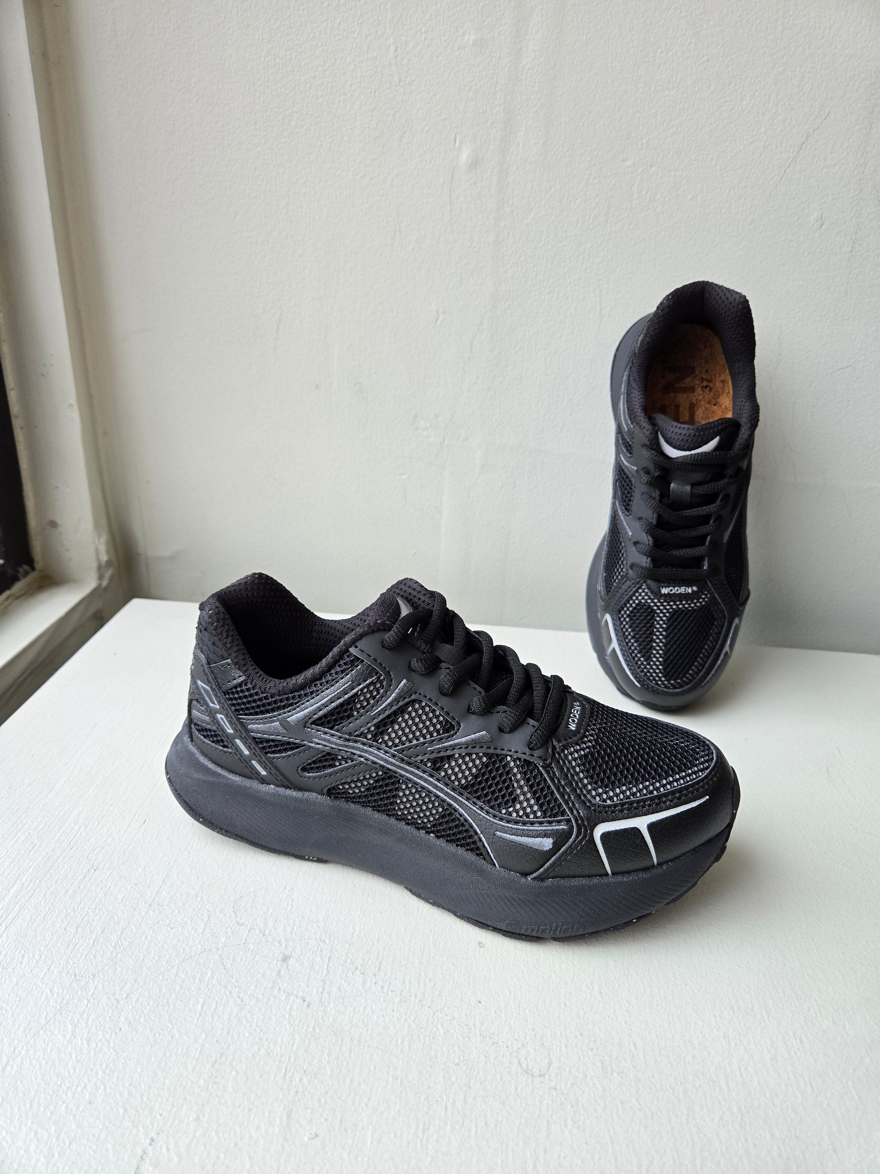 Woden - Freja Runner - Black