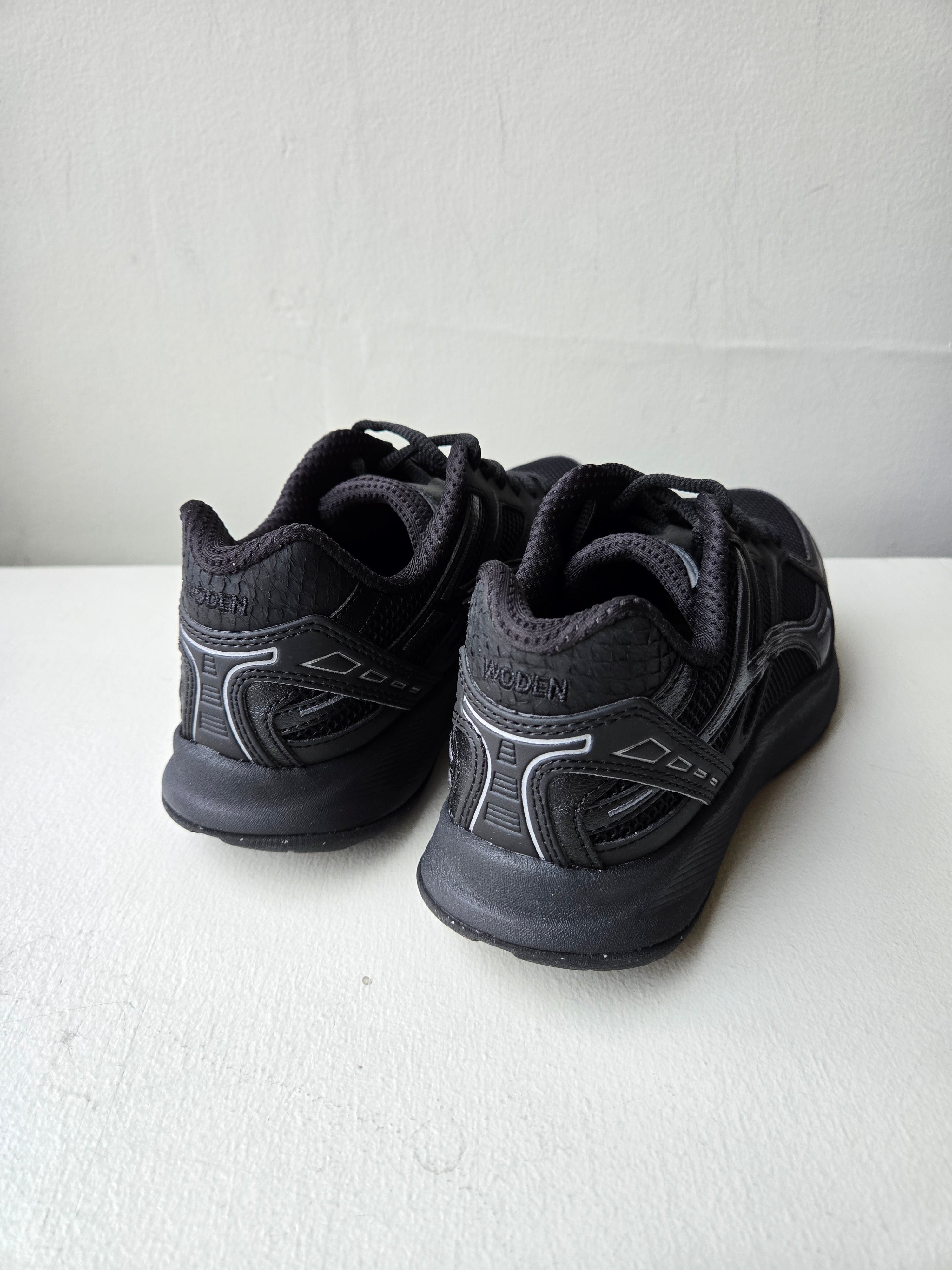 Woden - Freja Runner - Black