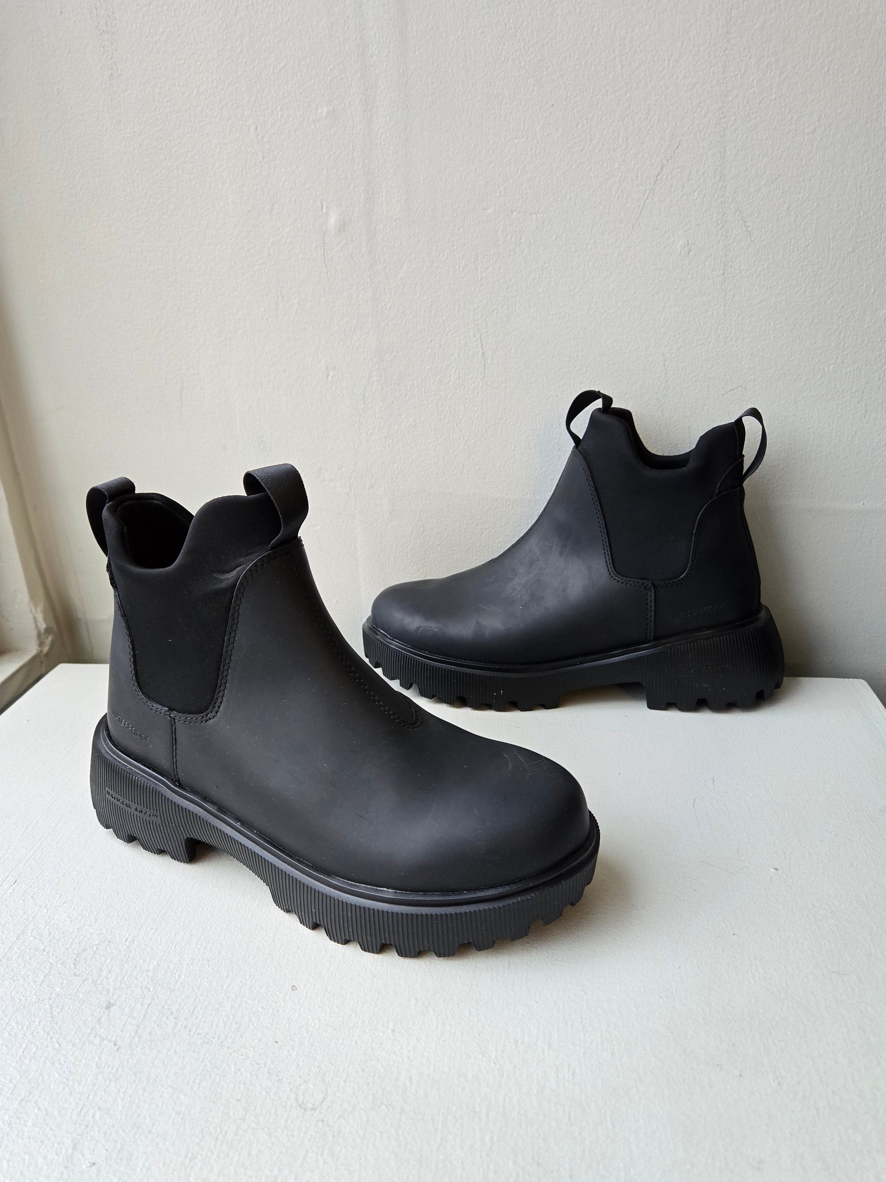 Woden - Isabella Waterproof Boot - Black
