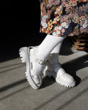 Load image into Gallery viewer, shoe the bear - posey fisherman sandals - offwhite
