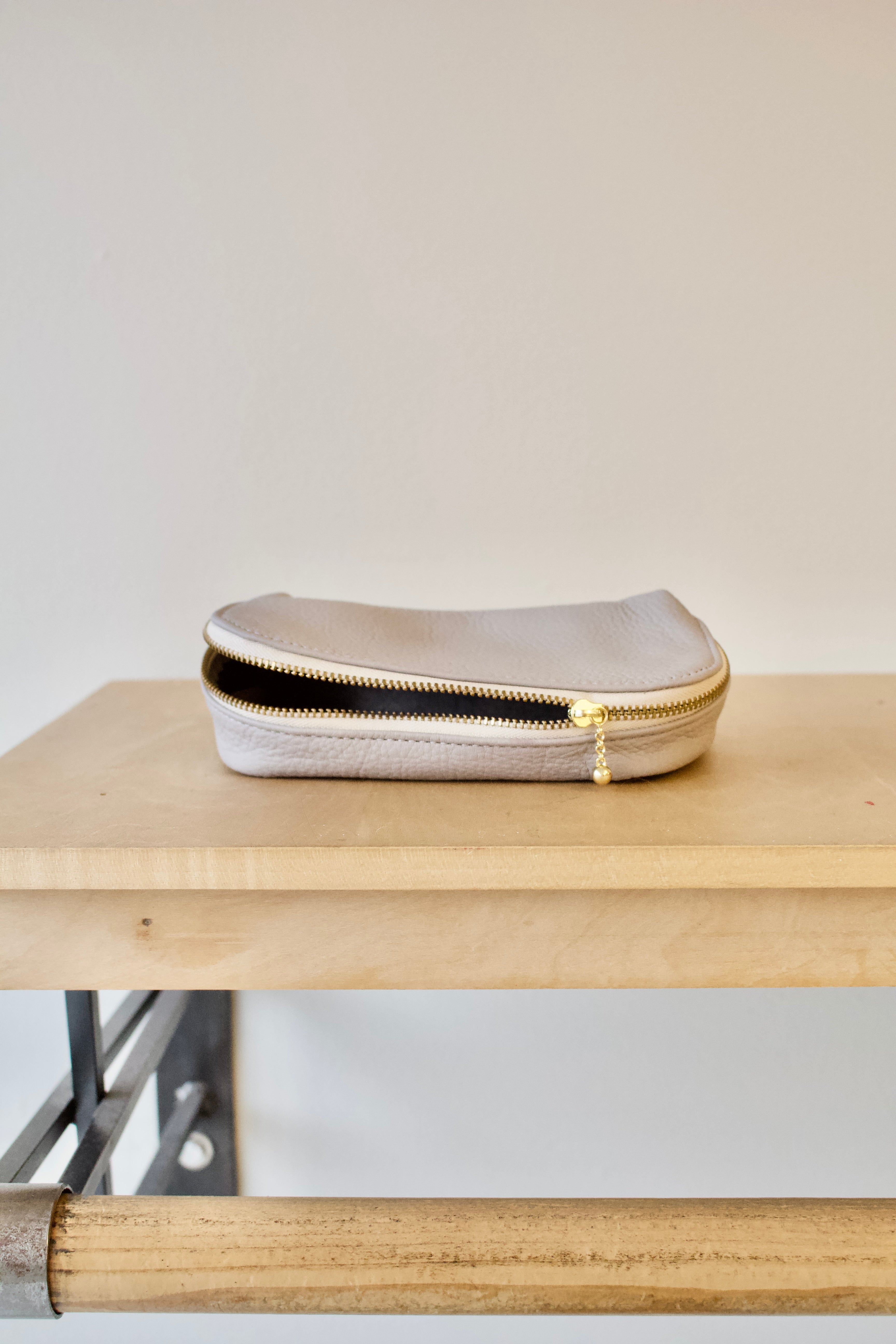 Erin Templeton - Kiss & Makeup Bag - Grey