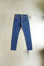 Load image into Gallery viewer, Petite New Standard Jean - Indigo
