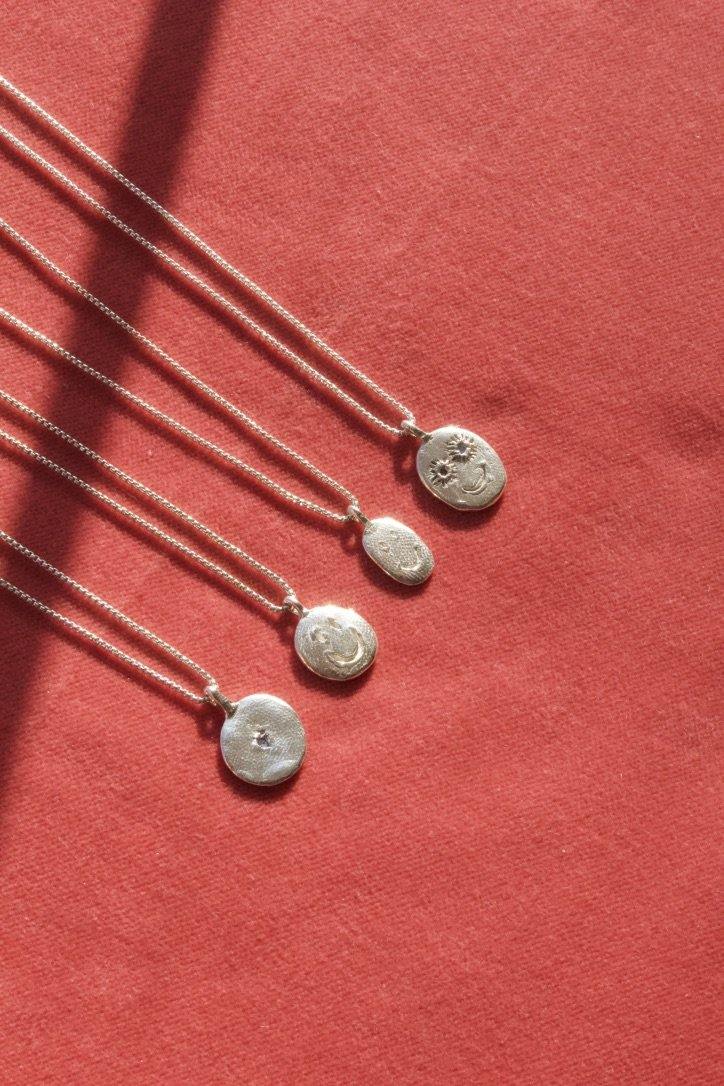 Smile Pendant Round - Eugene Choo