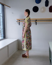 Load image into Gallery viewer, anntian - Simple Dress - Pressed Flowers (K) - side
