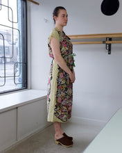 Load image into Gallery viewer, anntian - Simple Dress - Pressed Flowers (K) - side
