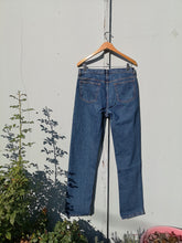 Load image into Gallery viewer, APC - Jean Standard - Indigo - back
