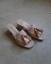 Load image into Gallery viewer, ateliers - Decker Heeled Mule - Blush
