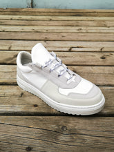 Load image into Gallery viewer, Filippa K - Jeremy Sneaker in white - right side front profile
