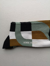 Load image into Gallery viewer, Henrik Vibskov - Signature Socks Homme - Mint Brown - back logo namesake
