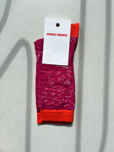 Load image into Gallery viewer, Henrik Vibskov Fruit Outline Socks Femme - Orange Violet Transparent
