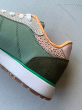 Load image into Gallery viewer, Ronja Sneaker - Algae Multi - heel fish leather detail
