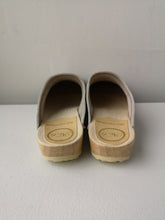 Load image into Gallery viewer, No.6 - Contour Clog on Flat Base - Chalk Suede

