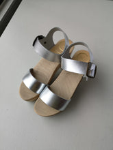 Load image into Gallery viewer, Two Strap Clog on Platform - Silver
