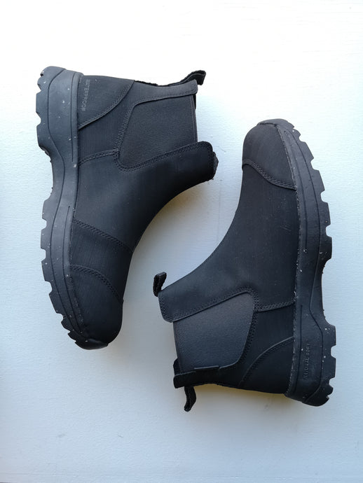 Woden Melvin Track Waterproof Boot - Black - top view of sides and soles