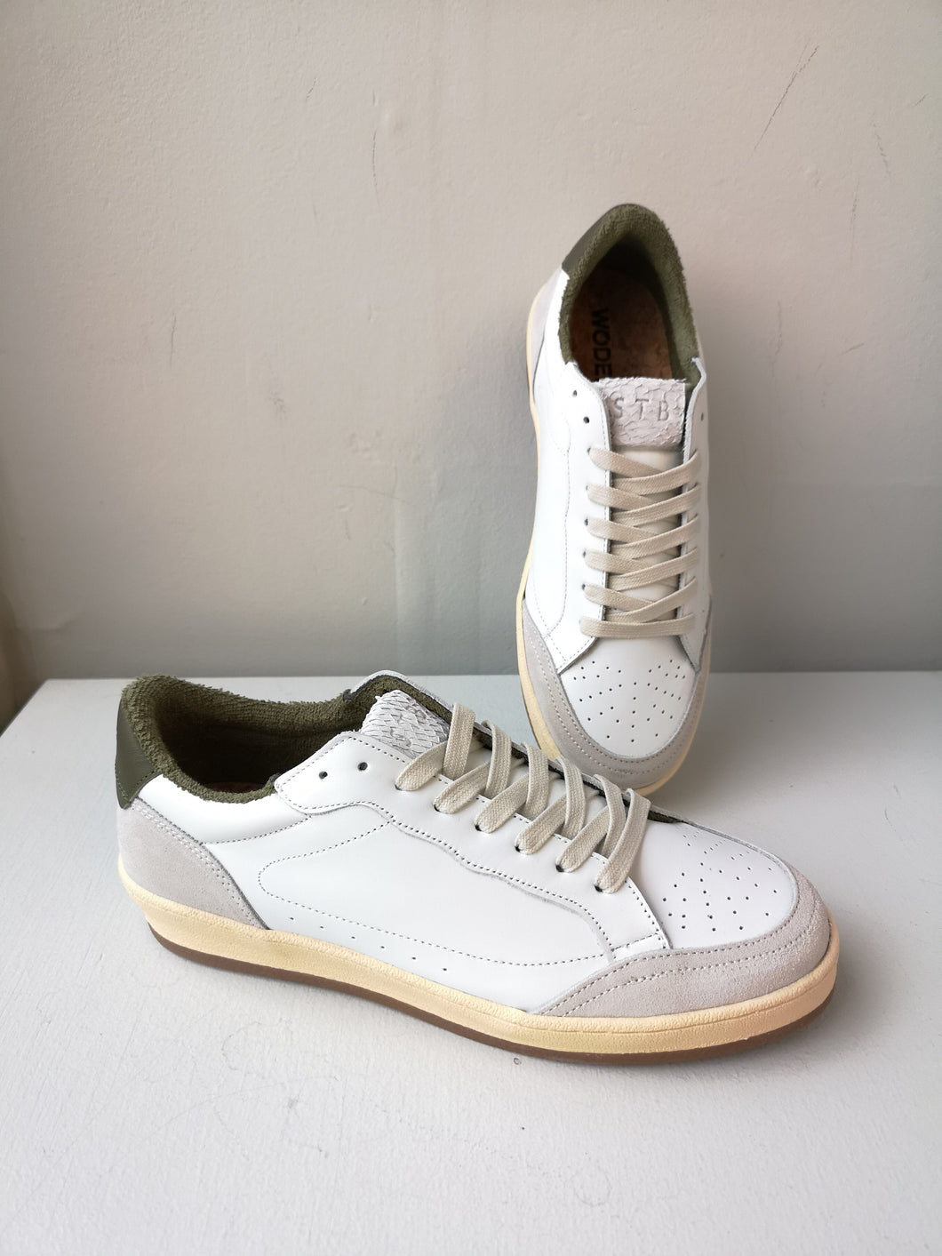 Woden Babtiste Lace Sneaker x STB - White/Green - side and top of sneaker