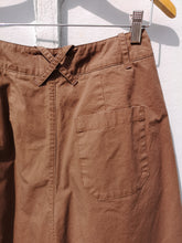 Load image into Gallery viewer, YMC Escape Shorts - Brown - back closeup of pocket, waist
